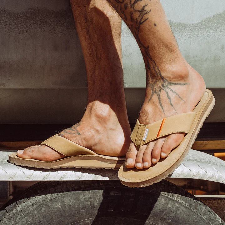 grundens mudflats leather sandal
